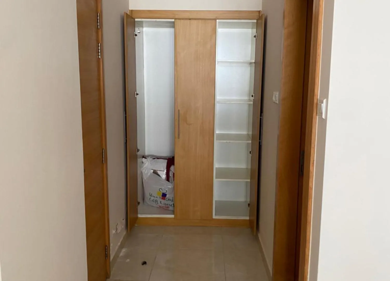 2Bhk Furnished Apartment - Dip Metro Station , Mall , Bus Station Near Dubaj 0*,