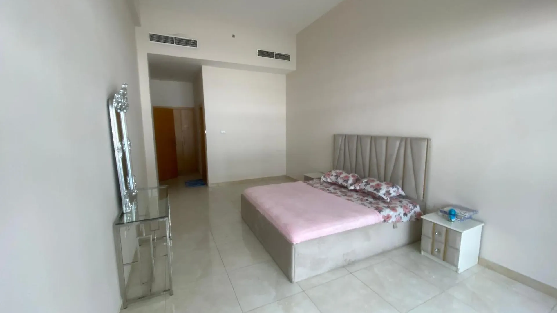 2Bhk Furnished Apartment - Dip Metro Station , Mall , Bus Station Near Dubai