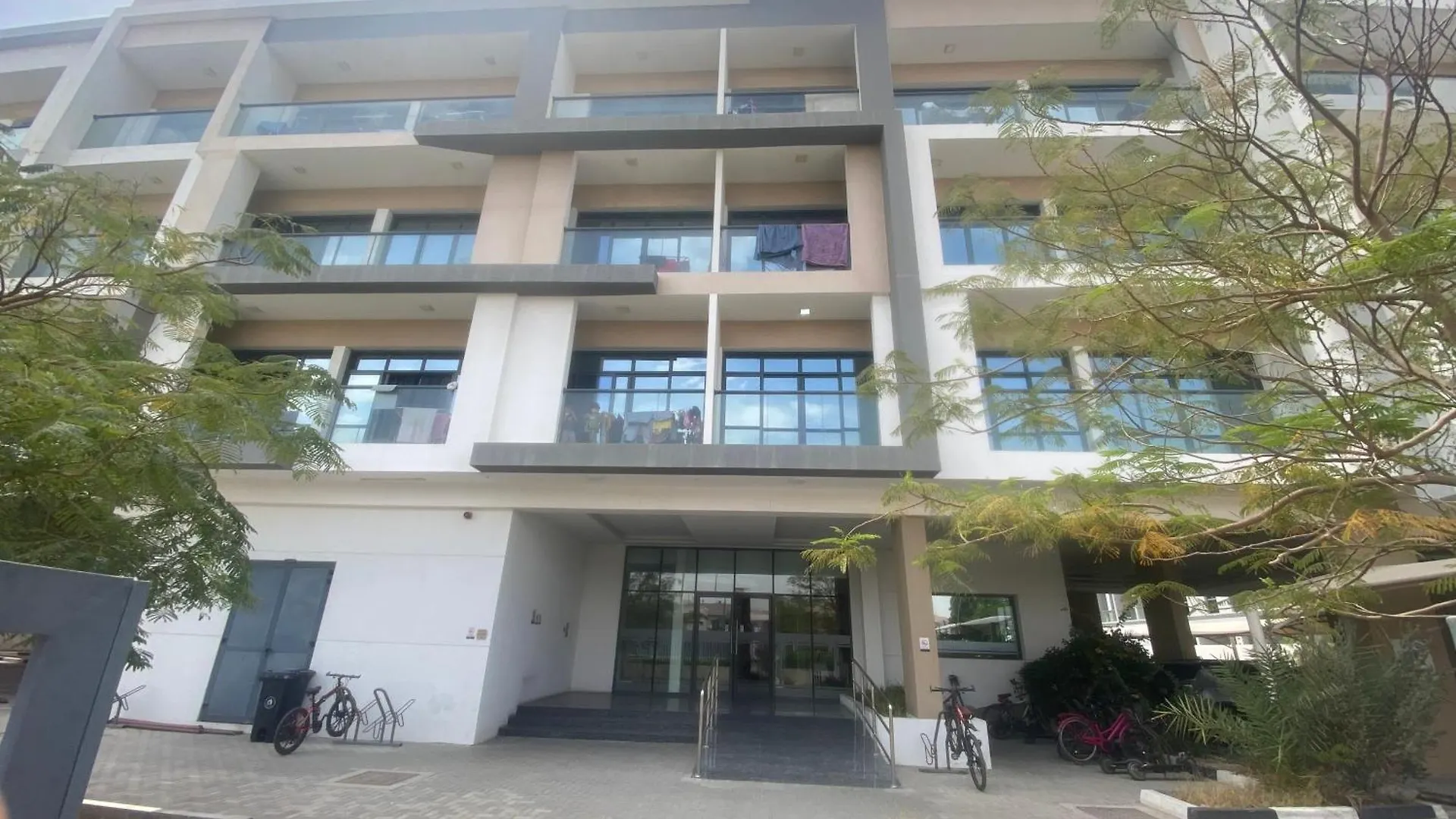 2Bhk Furnished Apartment - Dip Metro Station , Mall , Bus Station Near Dubai